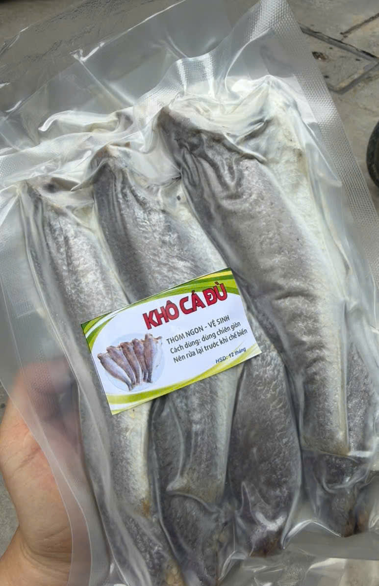 Khô cá đù nguyên con chưa xẻ