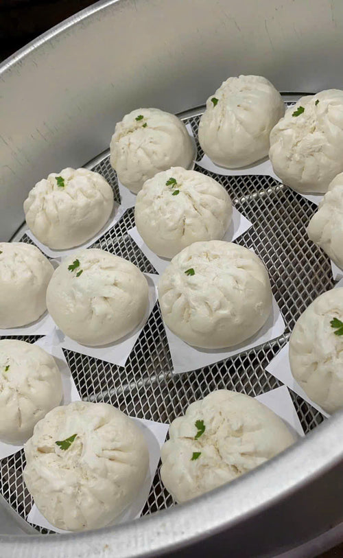 Bánh bao Cả Cần - nhân thịt trứng cút