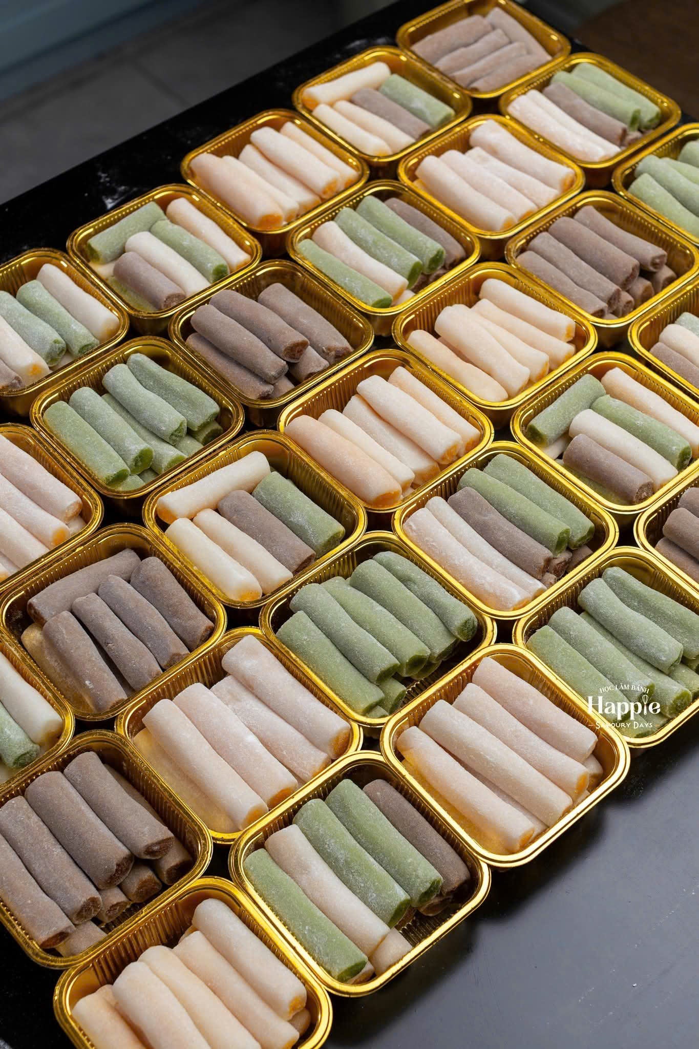 BÁNH DẺO SỢI NHÂN KEM TRỨNG MUỐI