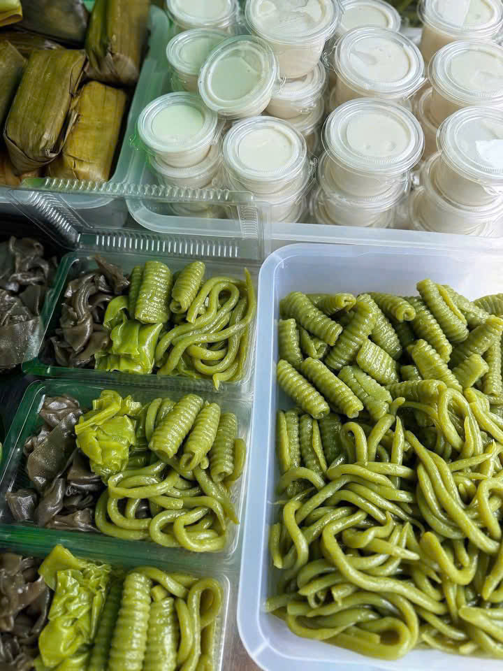 BÁNH ĐUÔNG DỨA MIX