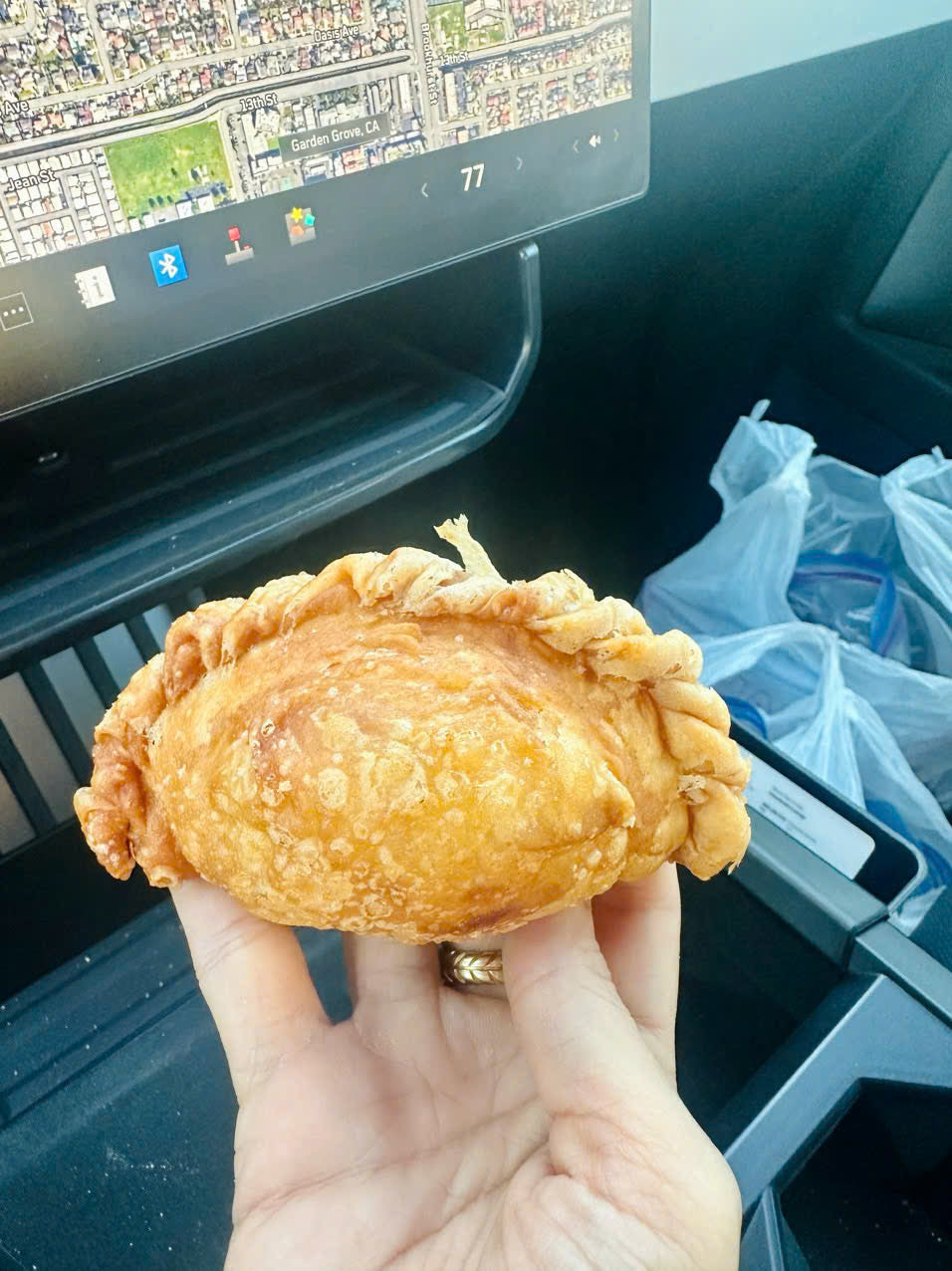 Bánh Xếp mặn nhân thịt heo & trứng (bánh gối)