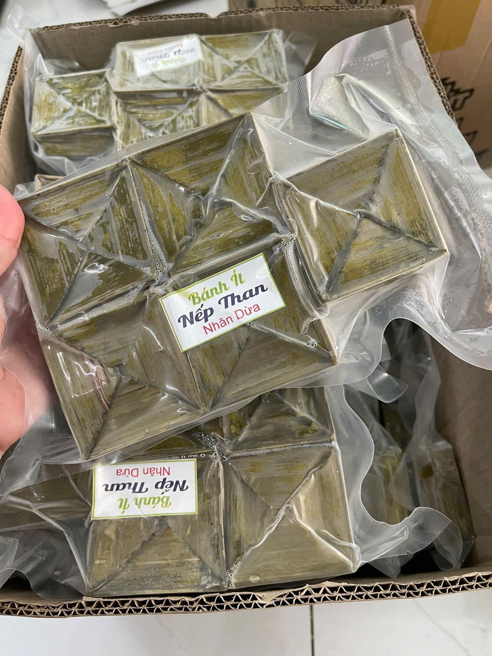 BÁNH ÍT VUÔNG NẾP THAN
