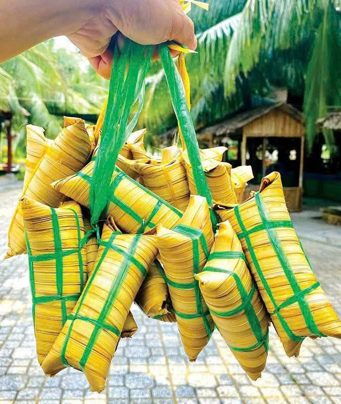 Bánh lá dừa bến tre nhân chuối đậu