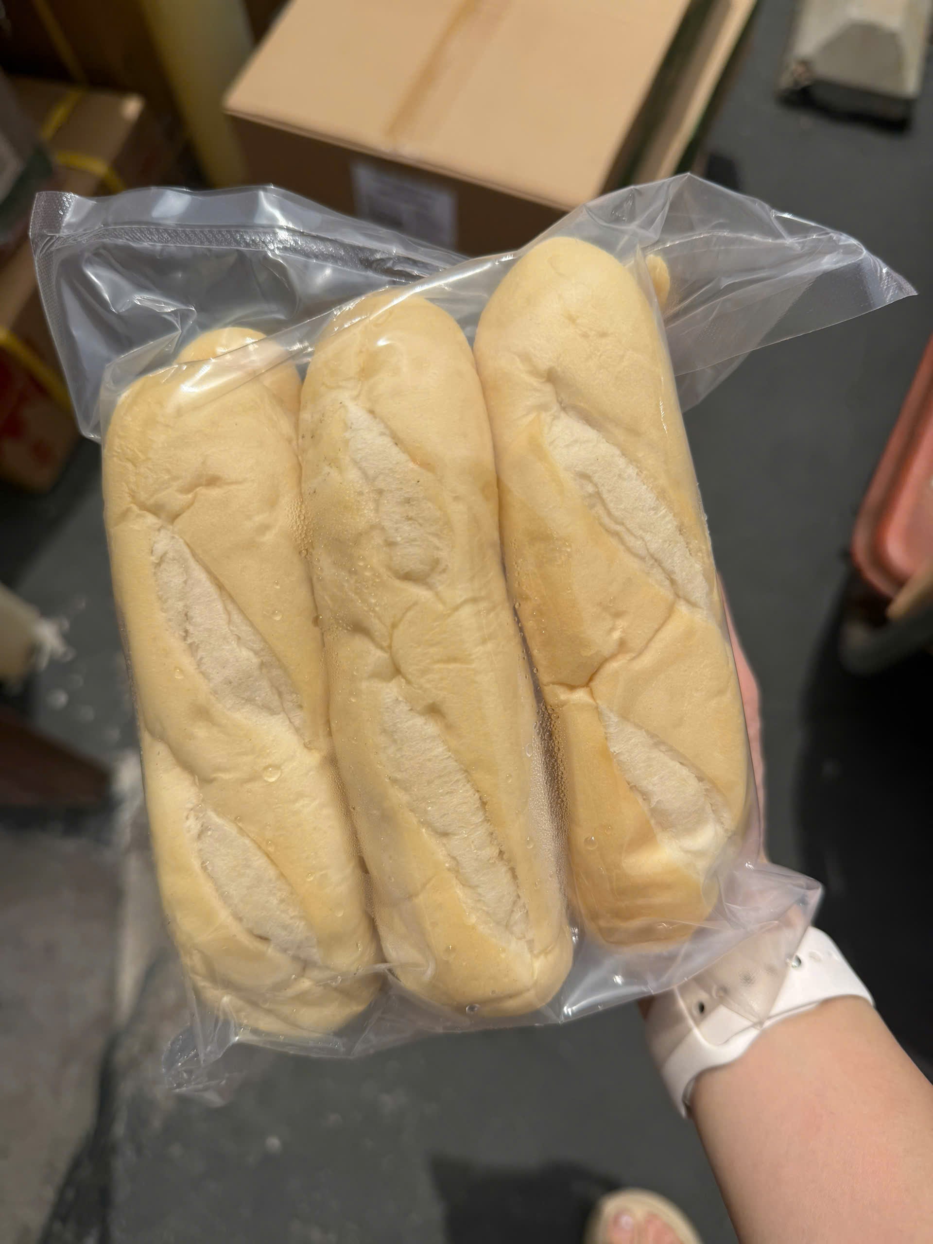 BÁNH MÌ Tươi
