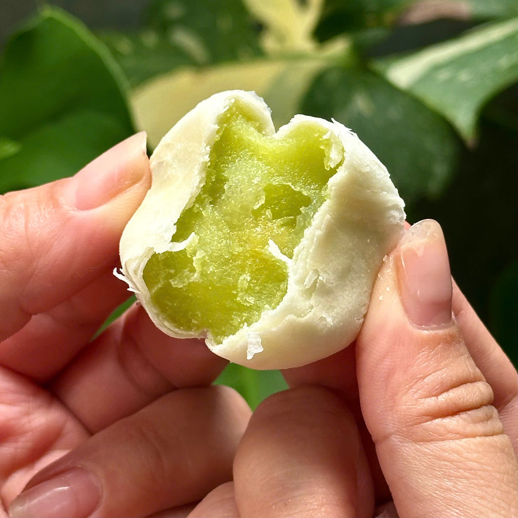 BÁNH PÍA LÁ DỨA NƯỚNG VỊ SẦU RIÊNG