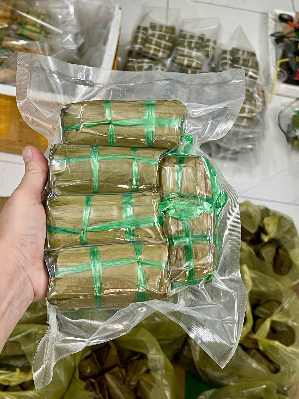 Bánh tét cốm dẹp