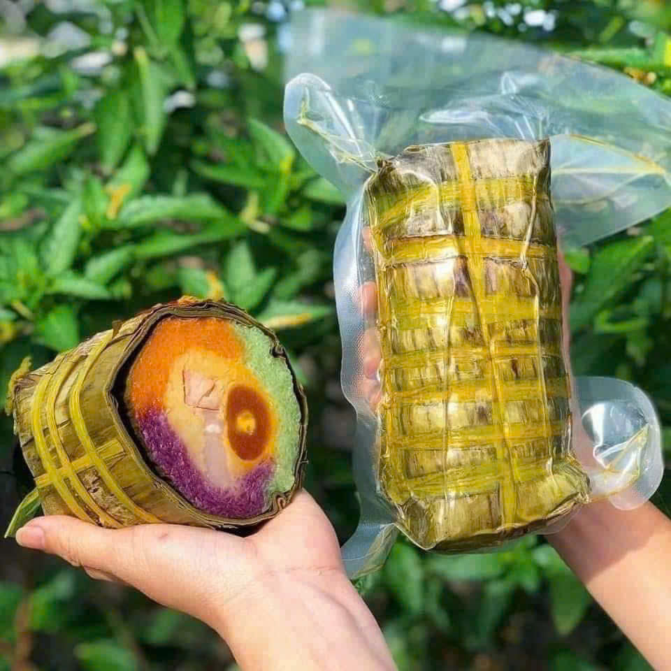 BÁNH TÉT 3 màu Trà Vinh trứng muối