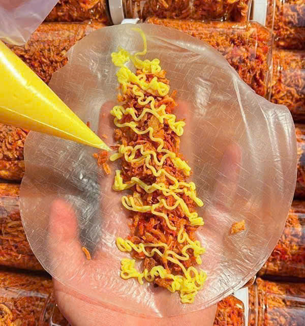 Set bánh tráng phơi sương Muối tép hành phi cuộn bơ hột gà