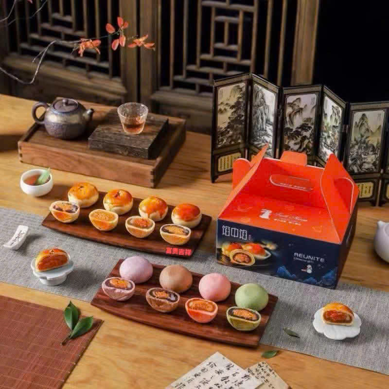 Bánh trung thu trứng muối 8 vị