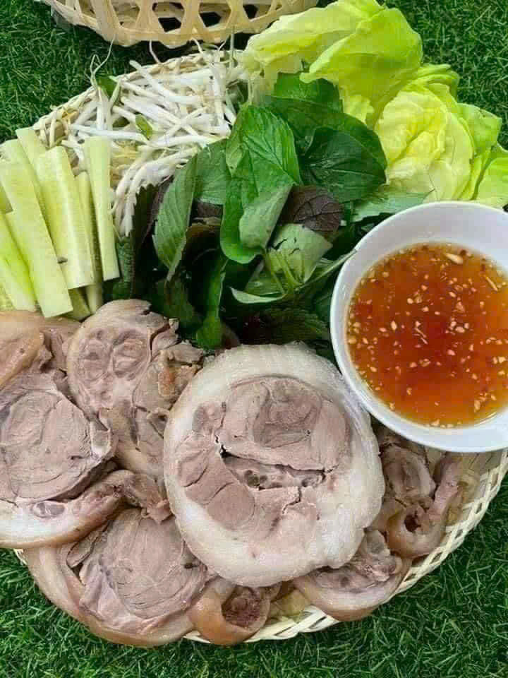BẮP GIÒ HEO BÓ CHỈ RÚT XƯƠNG (đã hấp chín)