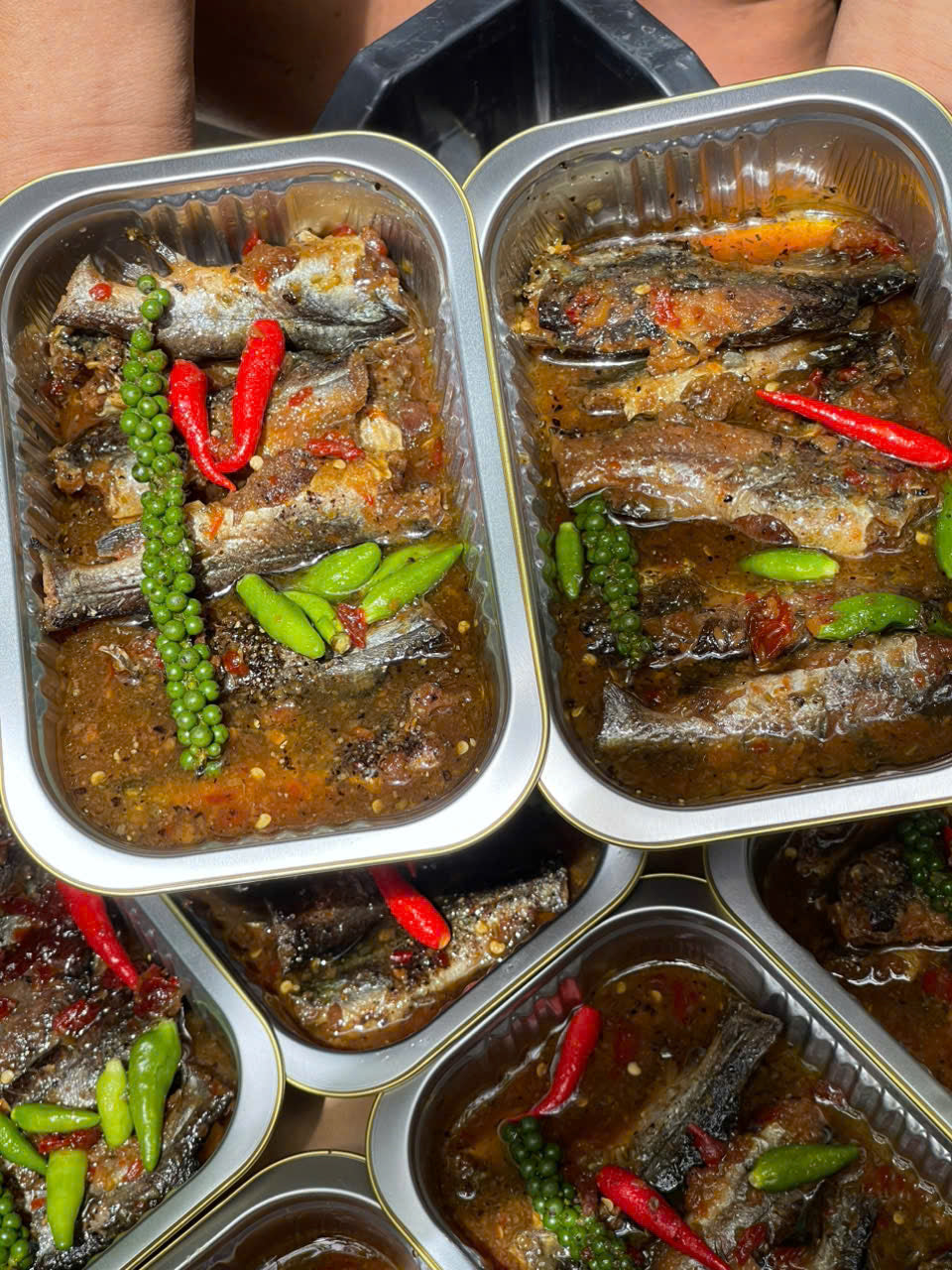 Cá chốt trứng kho tiêu xanh
