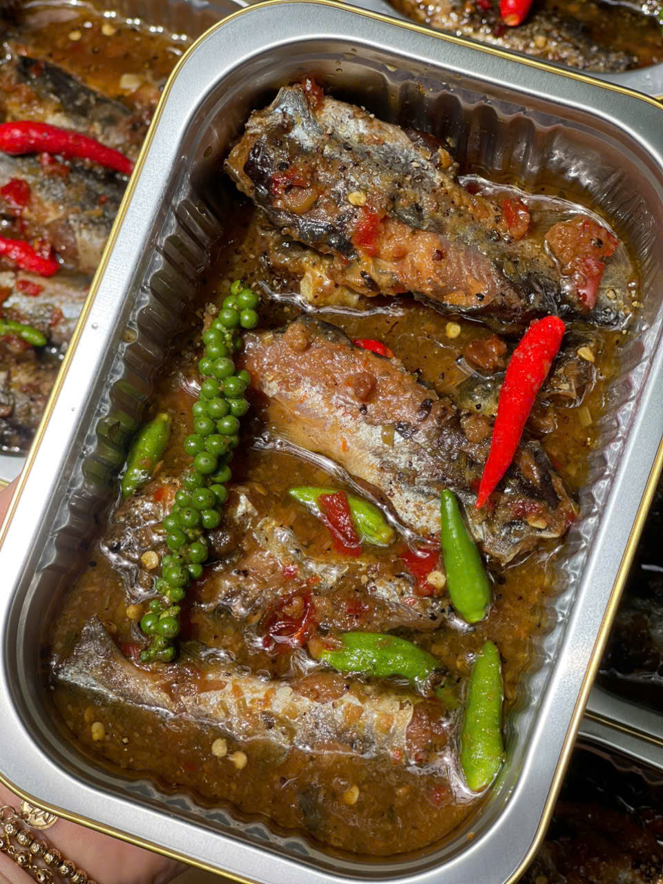 Cá chốt trứng kho tiêu xanh