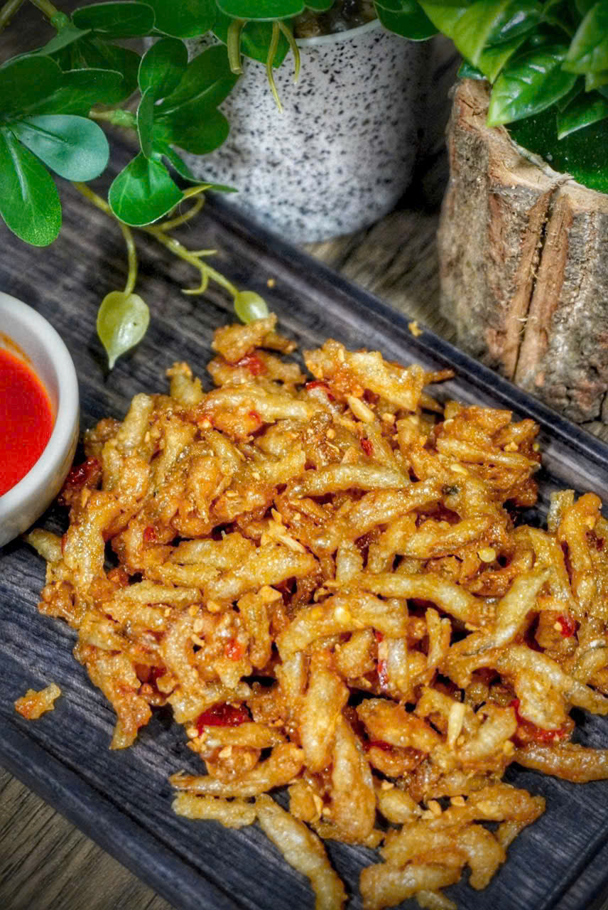 CÁ CƠM GIÒN RIM MẮM TỎI