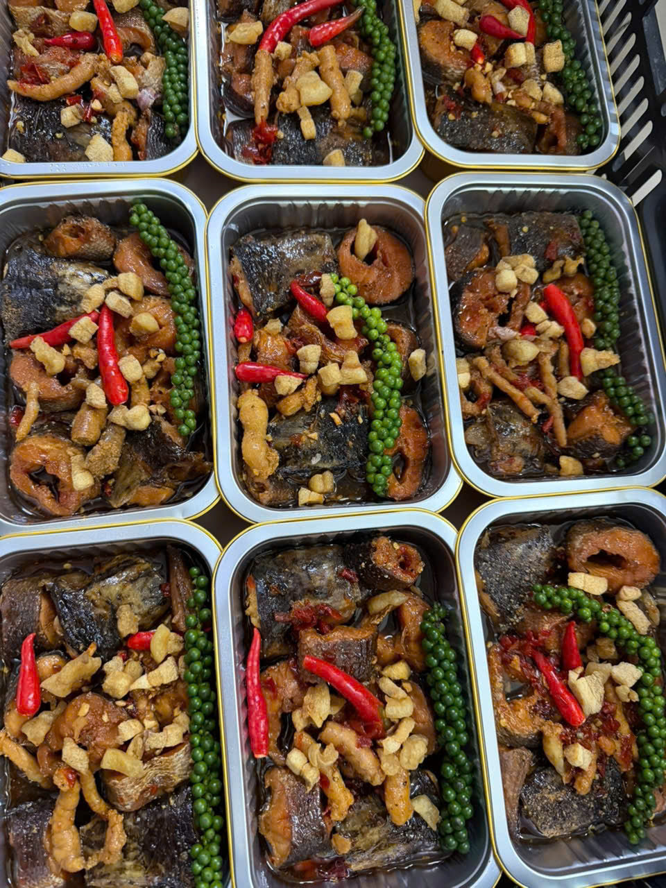 Cá lóc đồng kho tiêu tóp mỡ