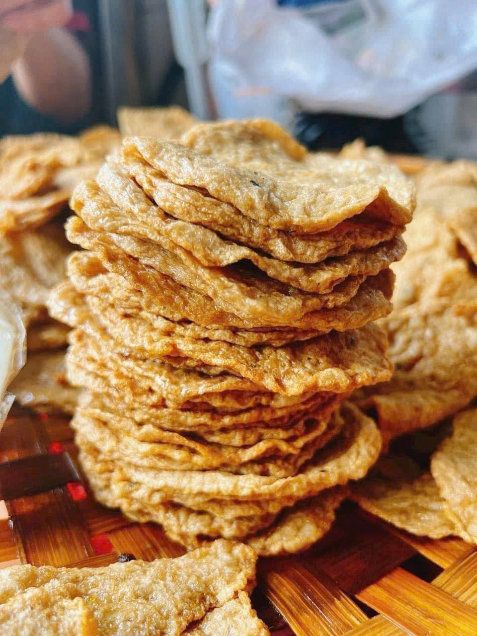 Chả cá mỏng Bình Định kèm sốt