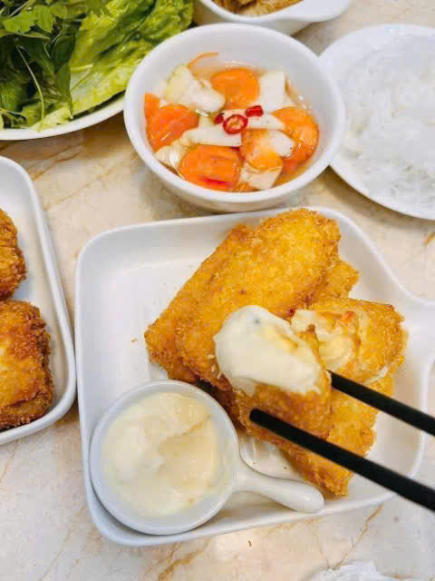 Chả giò hải sản phô mai tan chảy