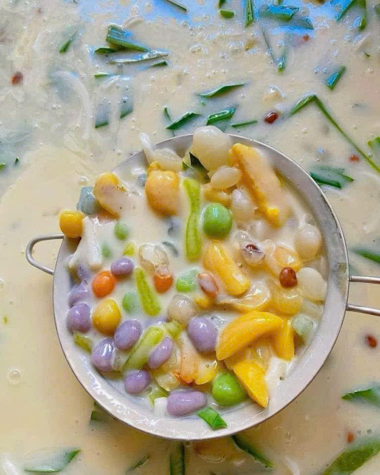 CHÈ CHUỐI SÁP NGŨ SẮC