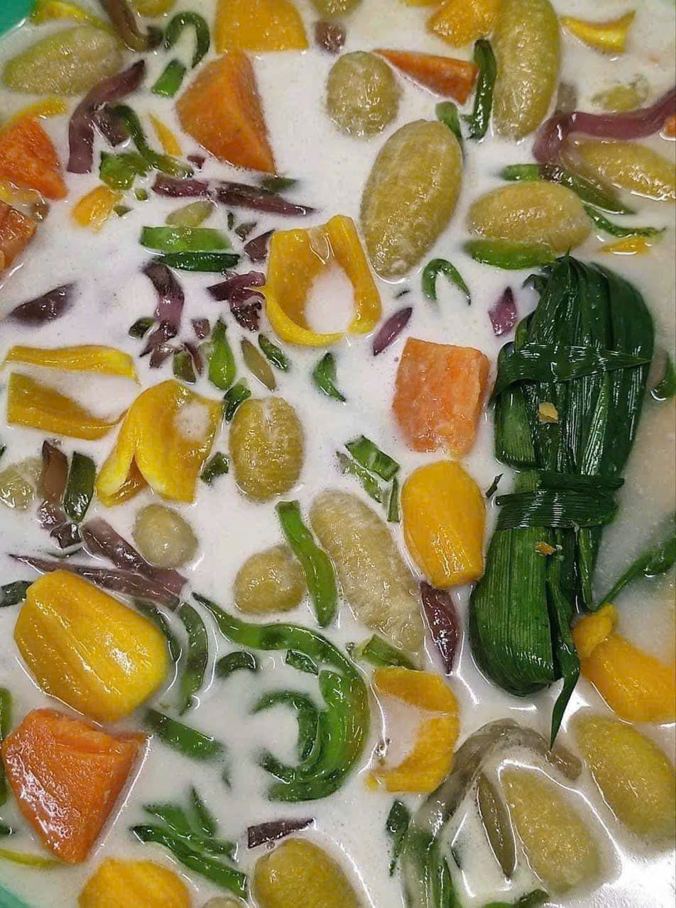CHÈ CHUỐI SÁP NGŨ SẮC