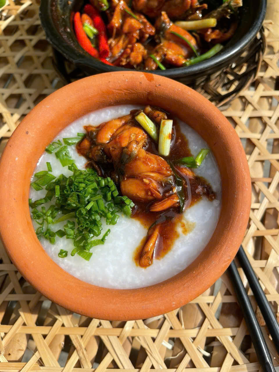 ĐÙI ẾCH KHO SINGAPORE