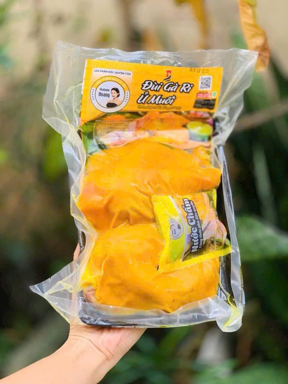 ĐÙI GÀ Ủ MUỐI MADAM HOÀNG