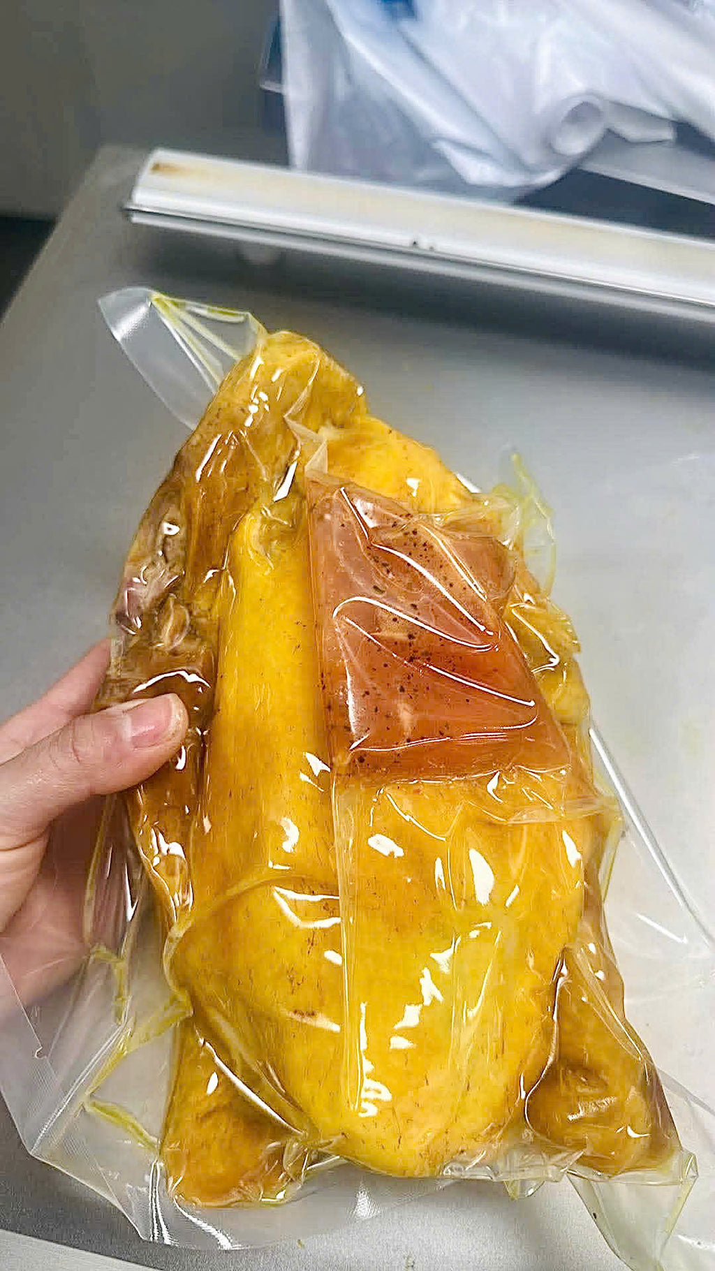 GÀ Ủ MUỐI ÔM TRỨNG (nhà làm tại mỹ)