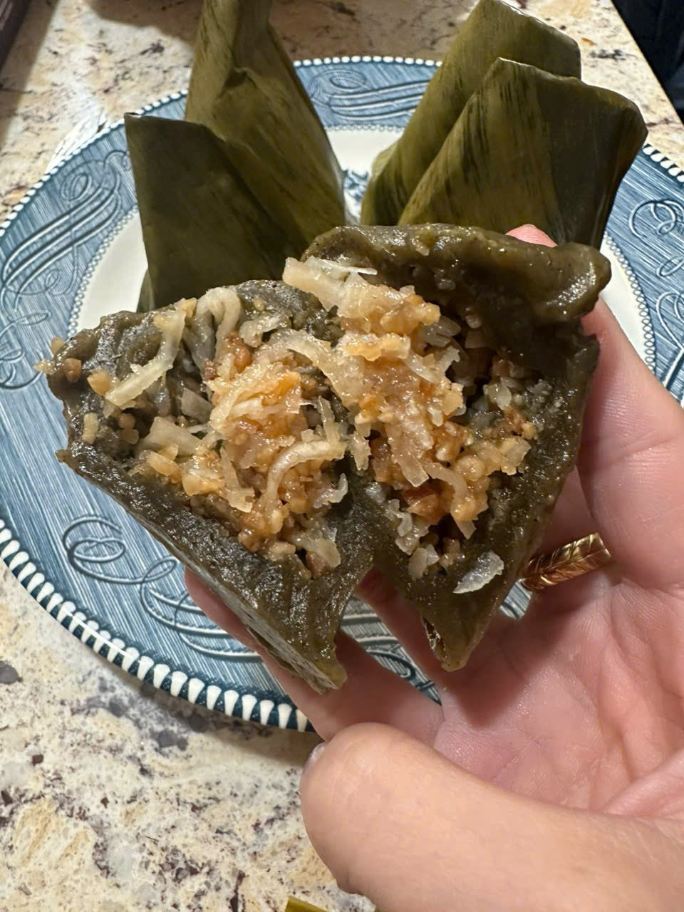 BÁNH ÍT LÁ GAI đậu phộng dừa