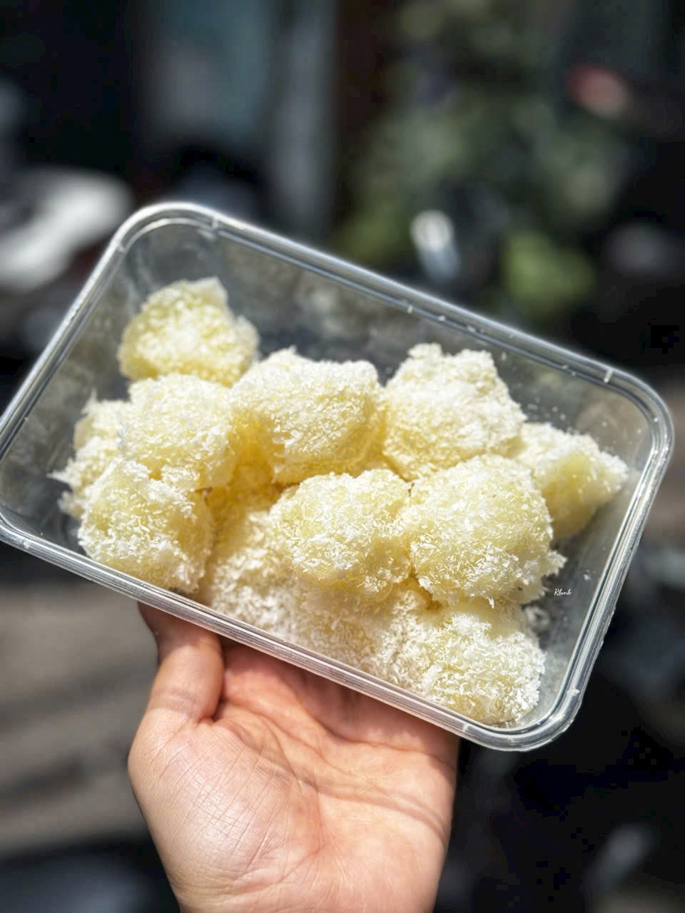 KHOAI MÌ VIÊN NHÂN DỪA NON