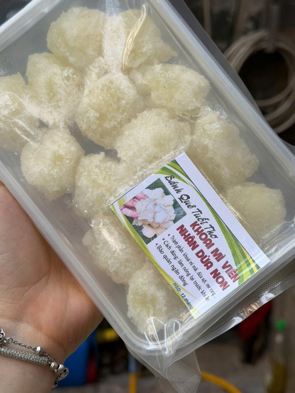 KHOAI MÌ VIÊN NHÂN DỪA NON