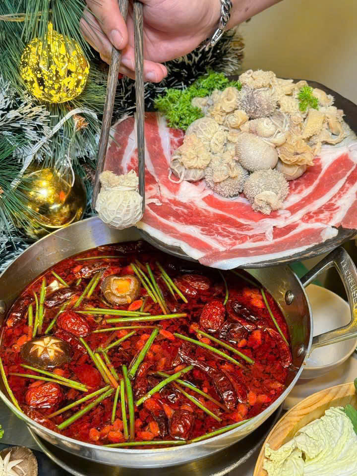 SET LẨU BÒ NHỒI MÔNG CỔ