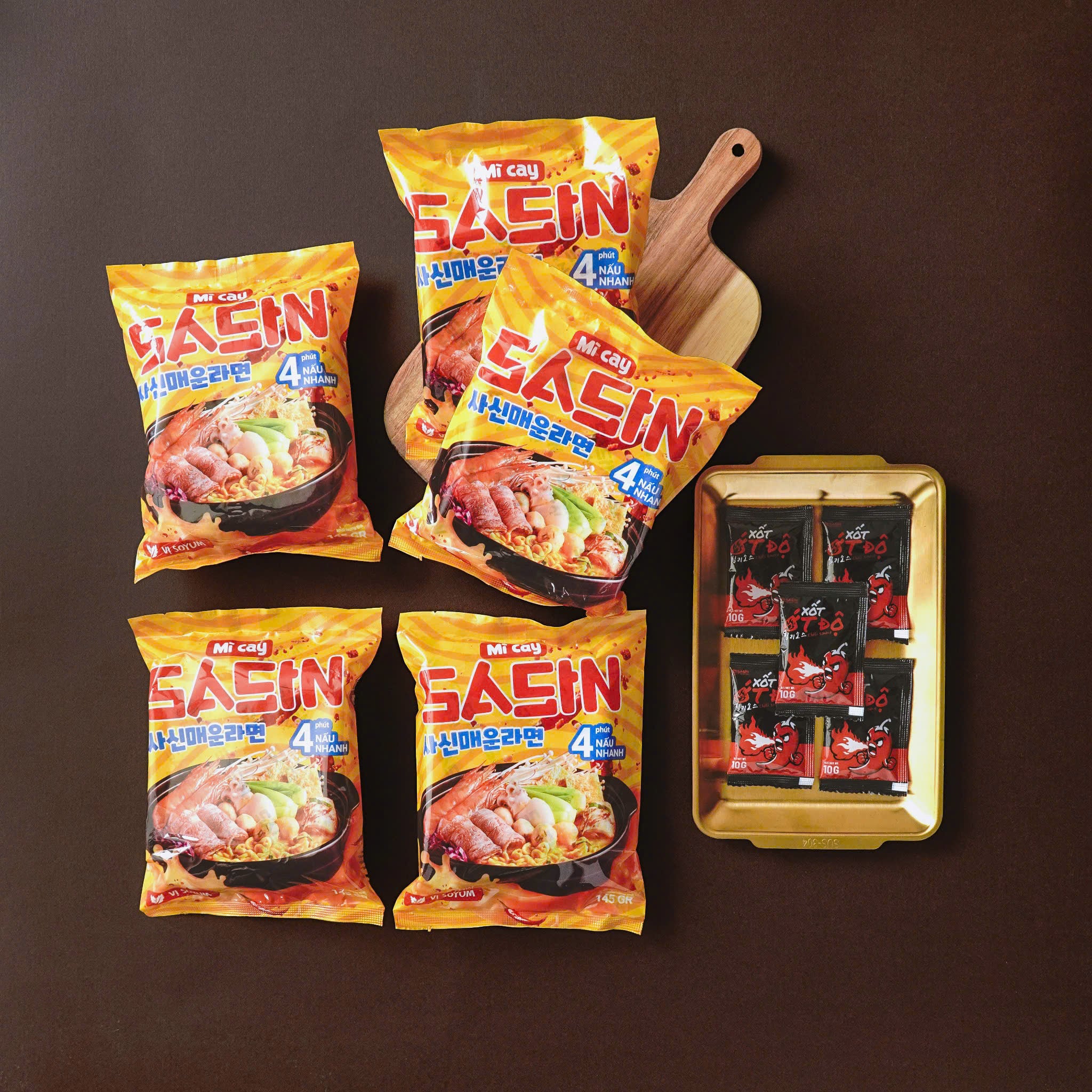 MÌ CAY SASIN DIỄN VIÊN QUỐC TRƯỜNG