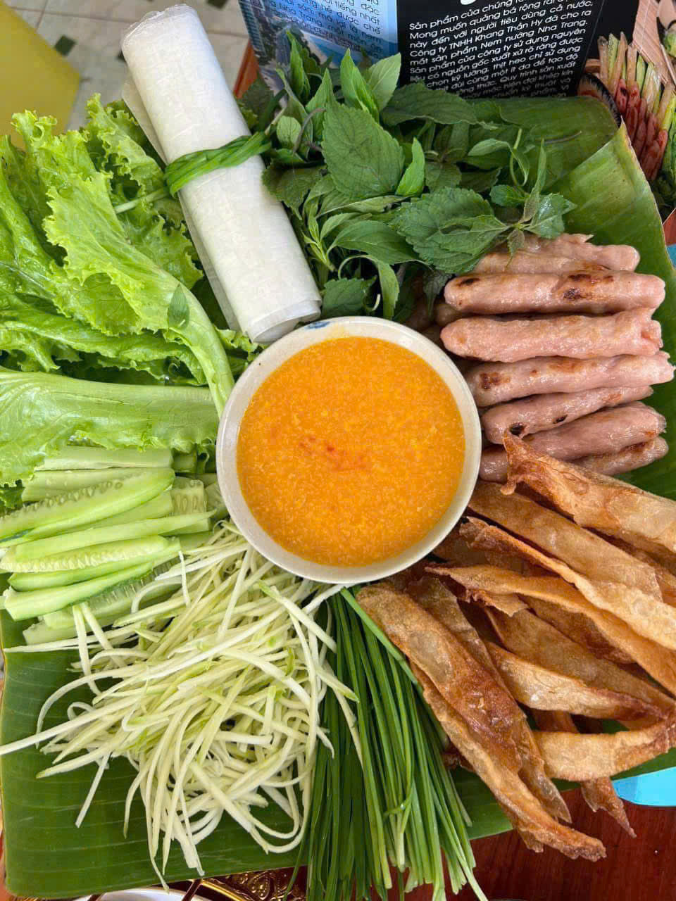 Nem que mini kèm sốt chấm