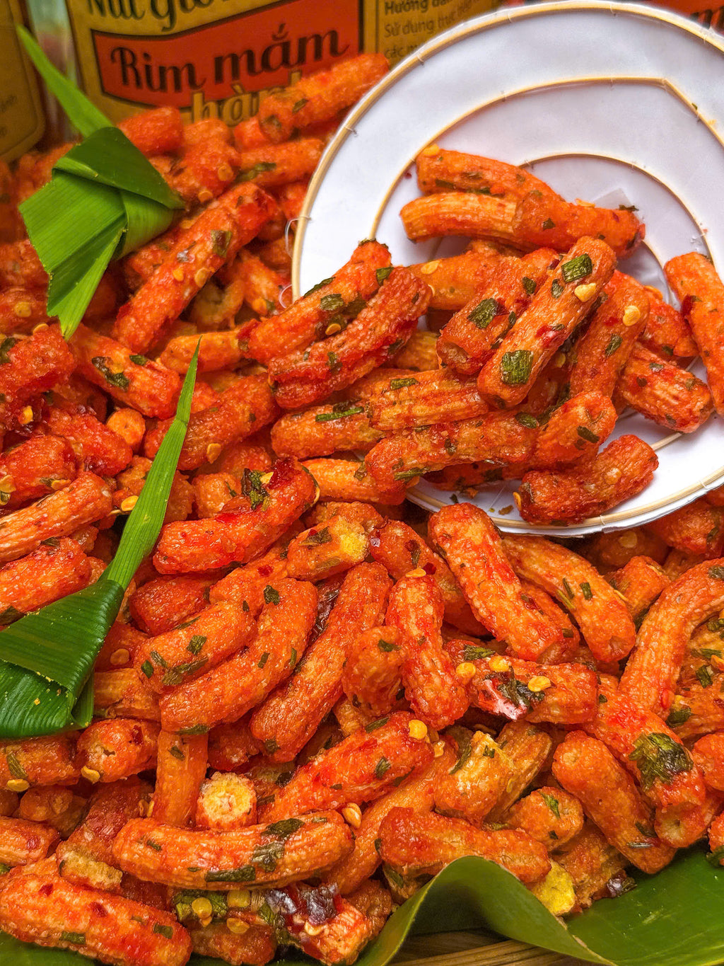 Nui giòn rim mắm hành