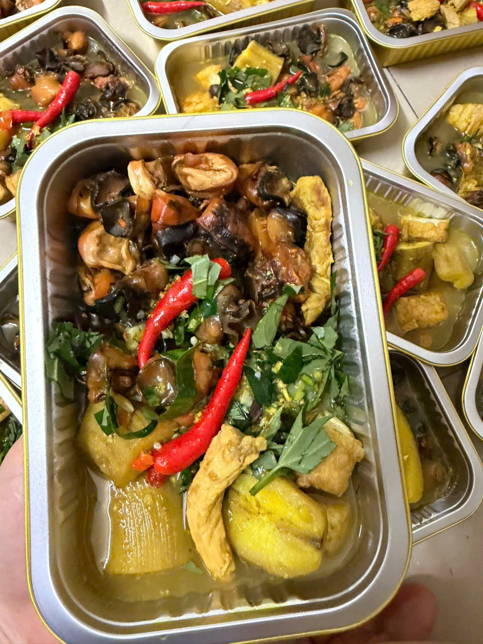 Ốc om chuối đậu