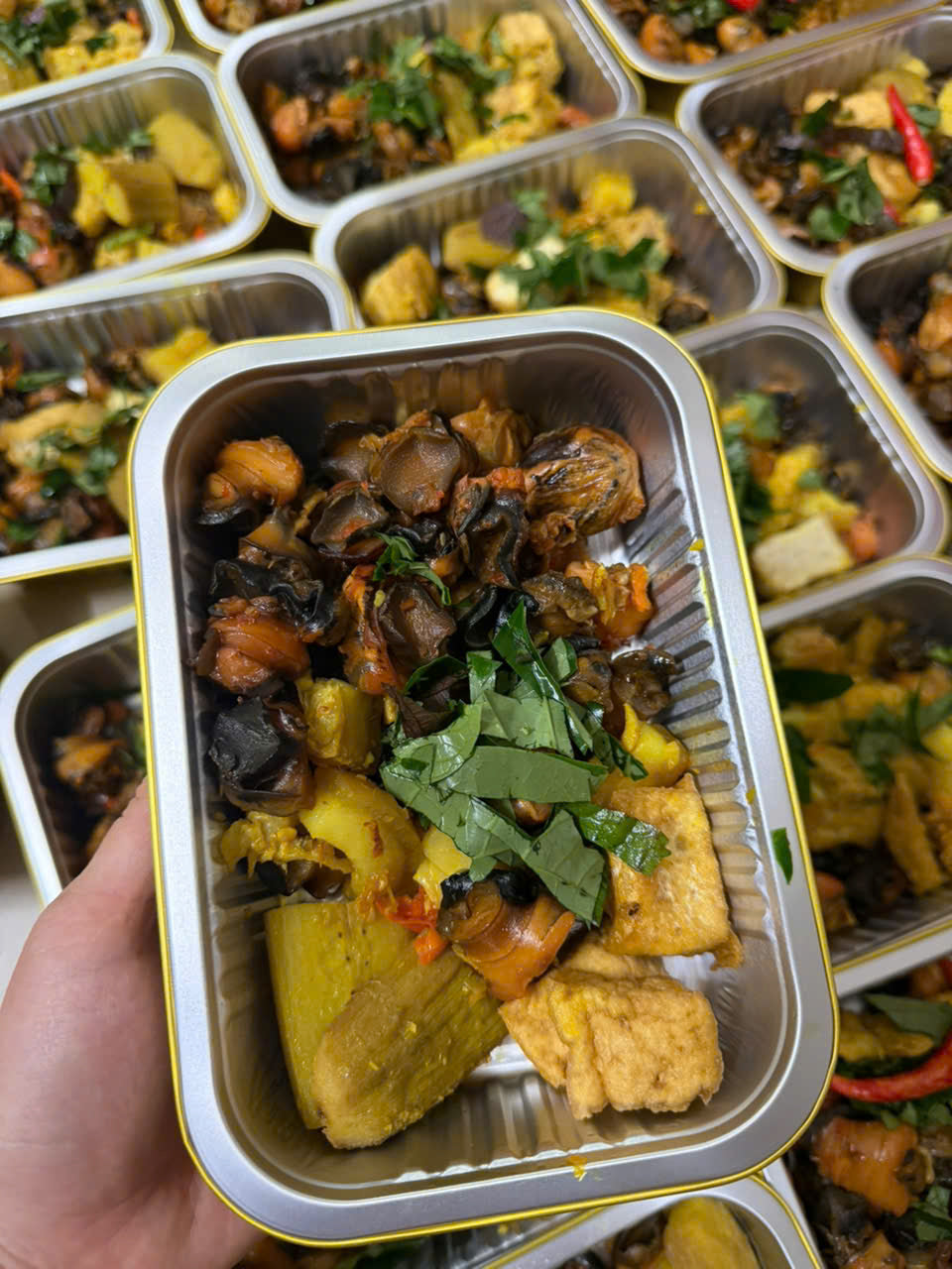 Ốc om chuối đậu