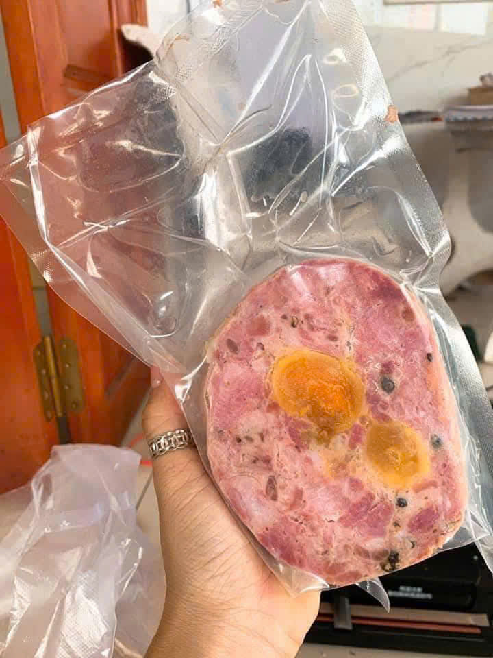 Pate bóng bì trứng muối