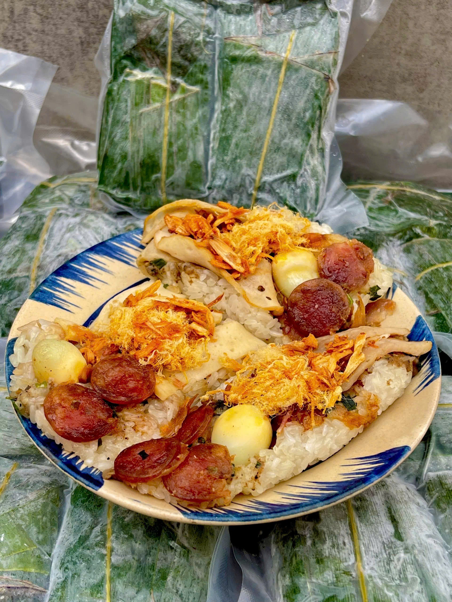 Xôi mặn lá chuối