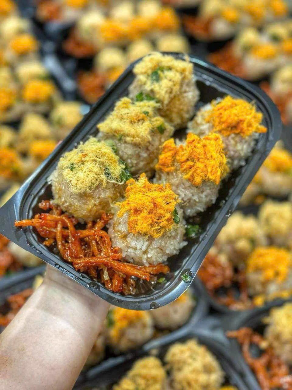 XÔI VIÊN BỌC TRỨNG MUỐI