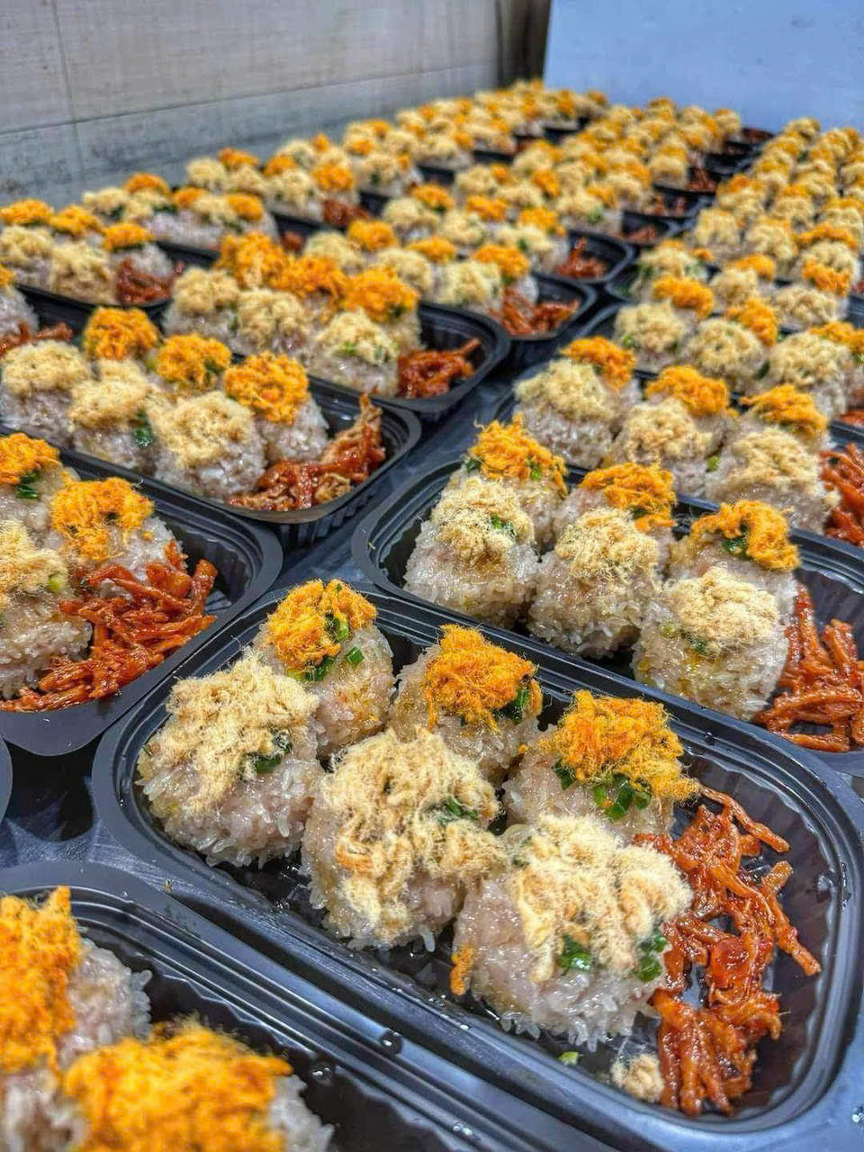XÔI VIÊN BỌC TRỨNG MUỐI